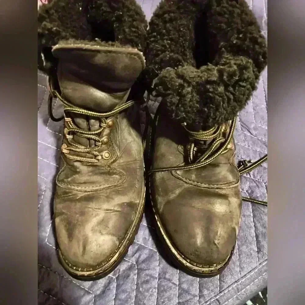 Lady's sorel boots - 2 FOR 25$ SALE‎ (#741)